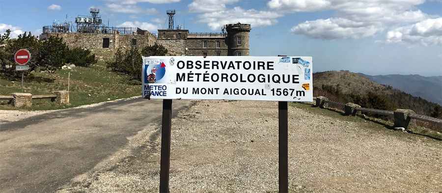 Water, snow and fog at the top of Mont-Aigoual