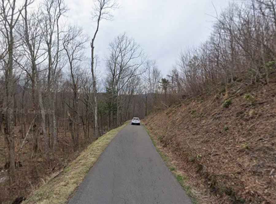 What are the technical challenges of the Cherokee Orchard Road ascent?