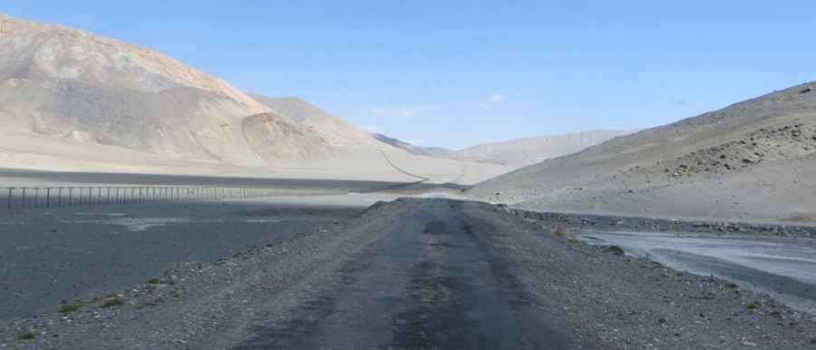 What’s the road through Kyzyl-Art Pass?