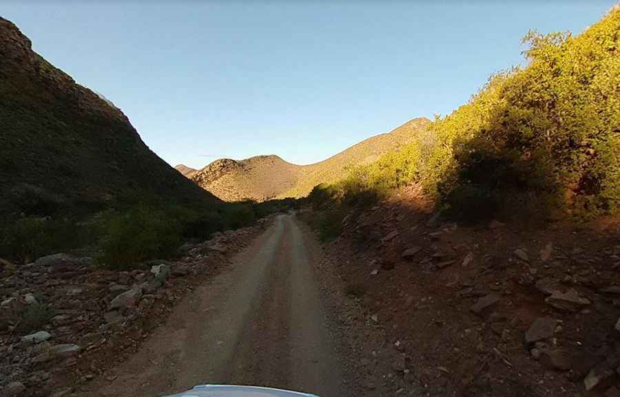 When was Bosluiskloof Pass built?