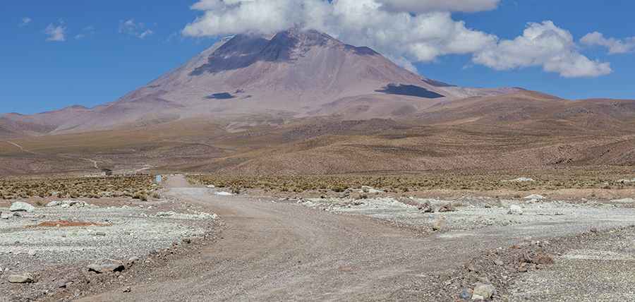 When was the road to Cerro Aucanquilcha built?