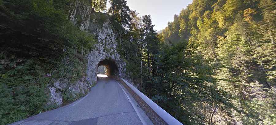 Where are the Gorges du Guiers Mort?