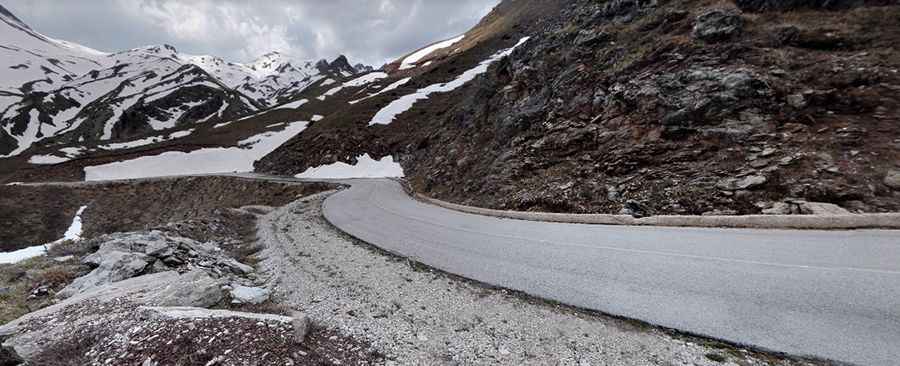 Where is Baros Pass?