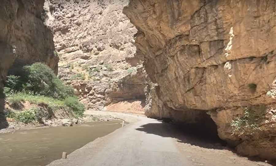 Where is Derbent Gorge?