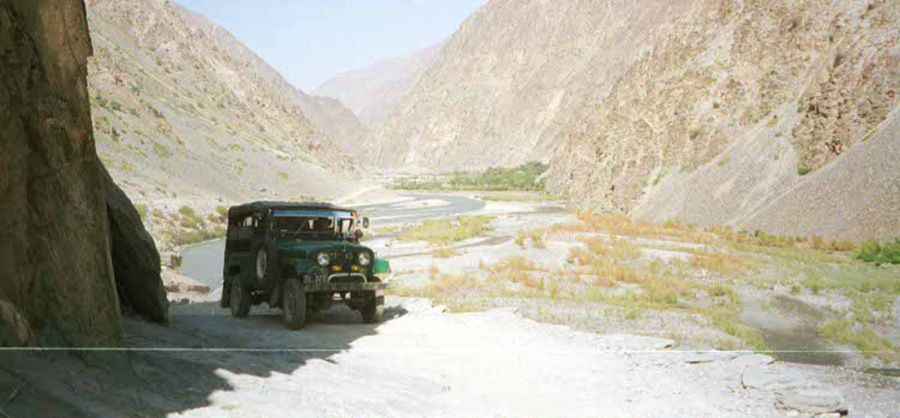 Where is Dorah Pass?