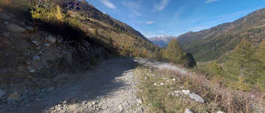 Where is Dordona Pass?