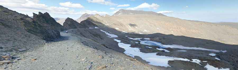 Where is La Caldera Refuge?