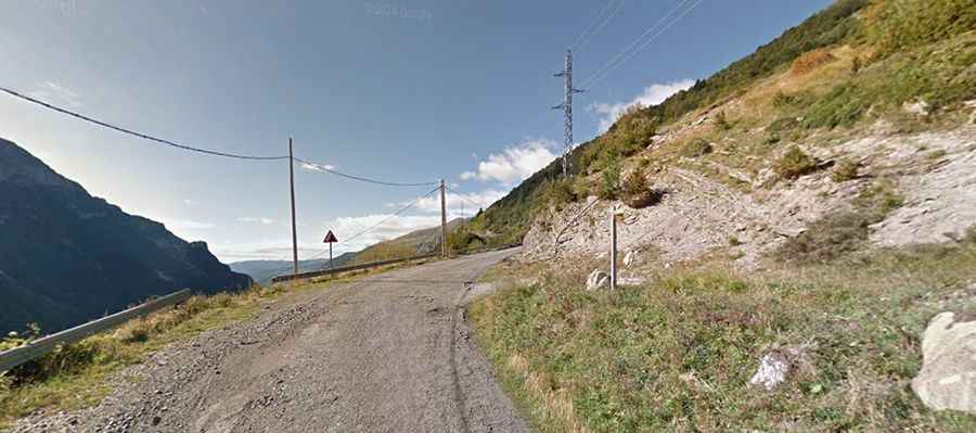 Where Is Lago de Llauset?