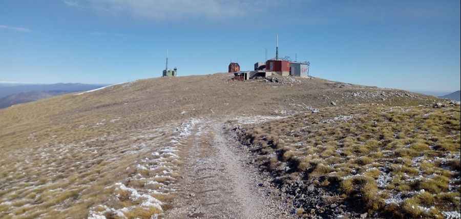 Where is Lako Signoj Peak?