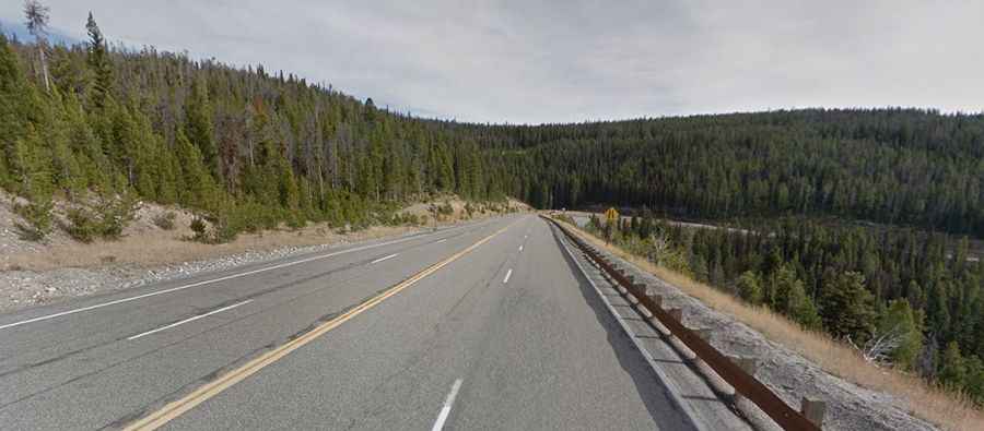 Where is Lost Trail Pass?