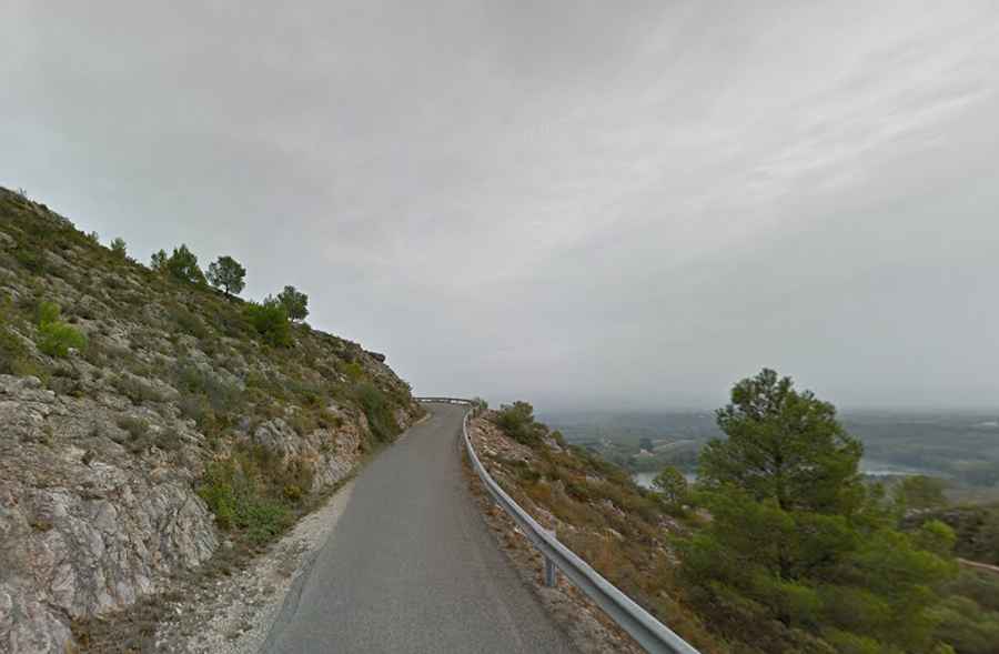 Where is Miravet Castle?