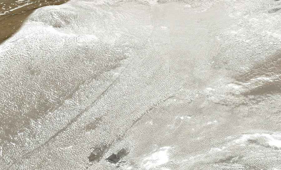 Where is Nyadong La located?