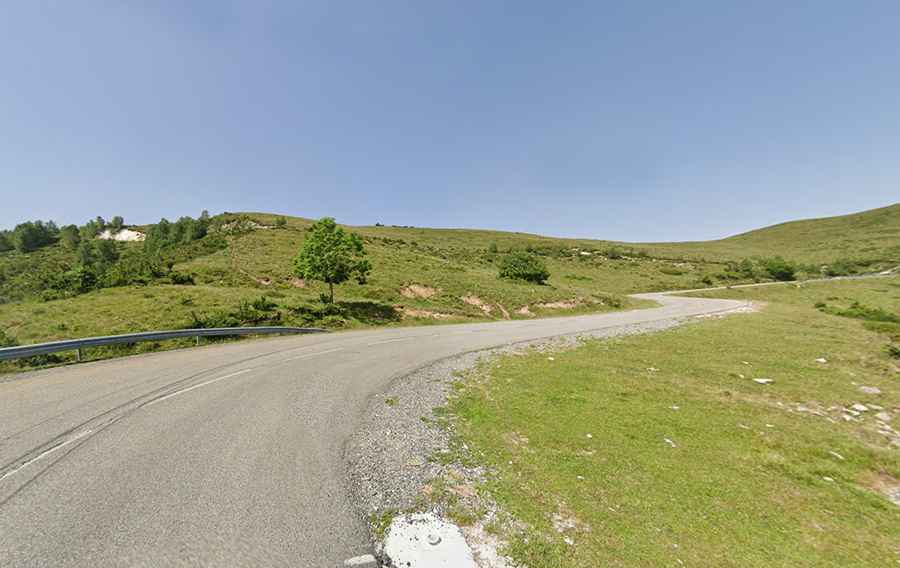 Where is Pas de Roland?