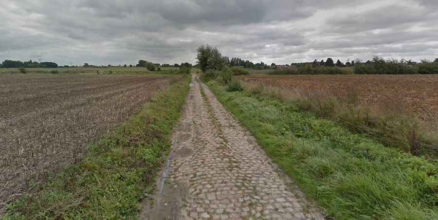 Where is Pavé de la Croix Blanche?