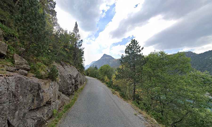 Where is Route des Lacs de Haute Montagne?
