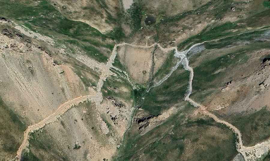 Where is Tagrich Pass?