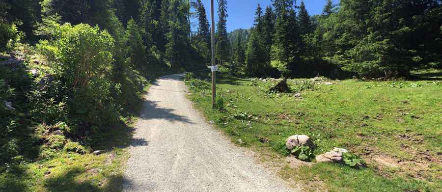 Where is the Gotzenalm Refuge?