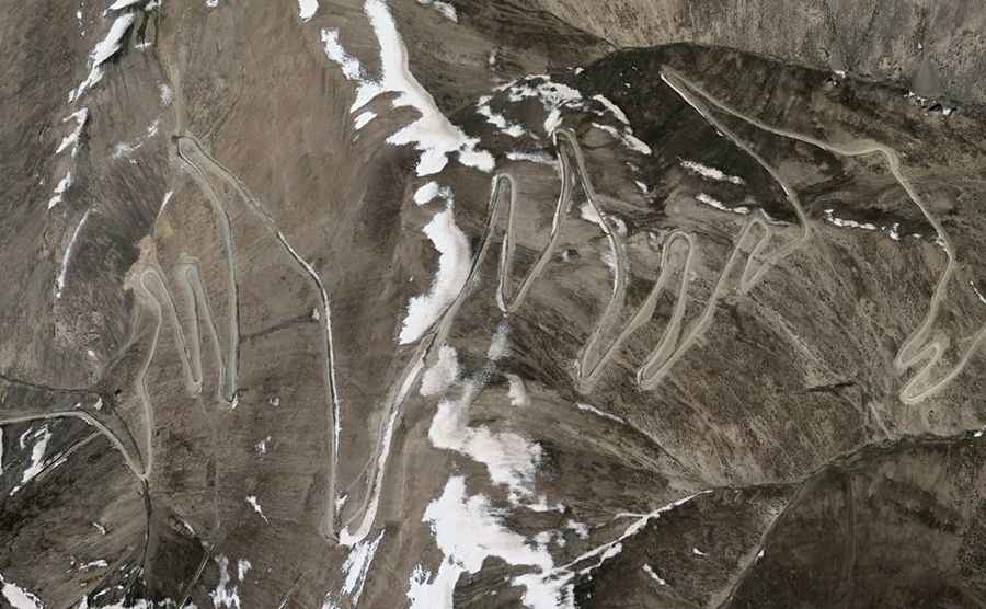 Where is the road from Qusum to Diyag?