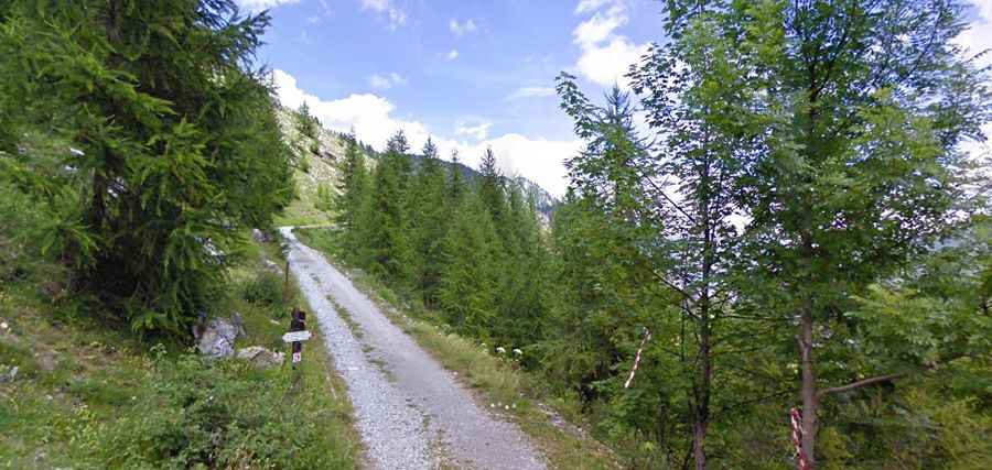 Where is the road to Colle Ciarbonet located?