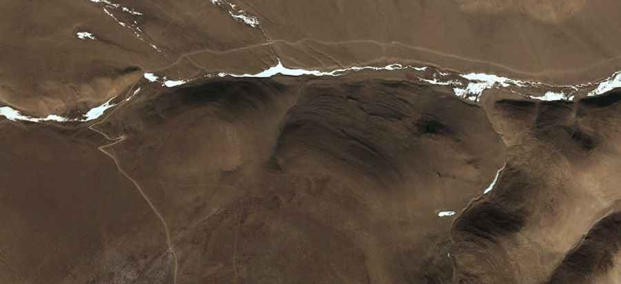X607, one of the highest roads in Tibet